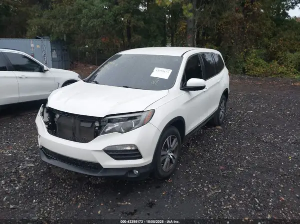5FNYF5H33HB005235 2017 HONDA PILOT - Image 2