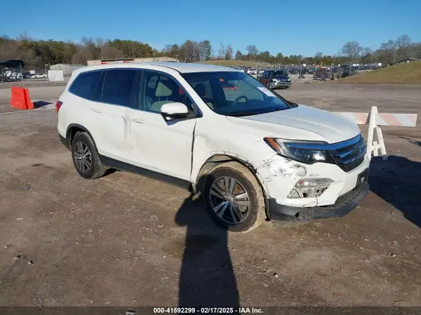 5FNYF5H33JB018279 2018 HONDA PILOT - Image 1