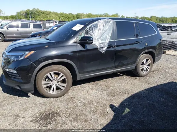 5FNYF5H33JB024888 2018 HONDA PILOT - Image 2