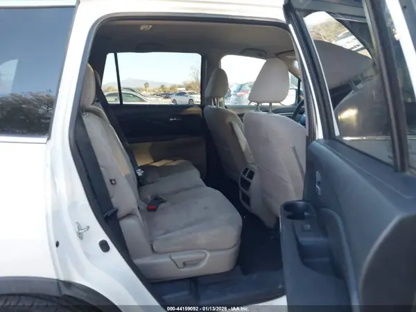 5FNYF5H33JB030240 2018 HONDA PILOT - Image 8