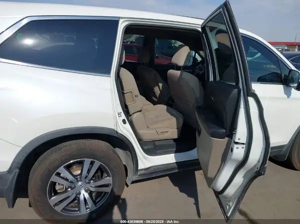 5FNYF5H34HB018754 2017 HONDA PILOT - Image 8