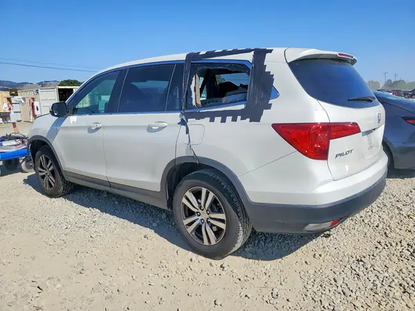 5FNYF5H34JB000440 2018 HONDA PILOT - Image 2
