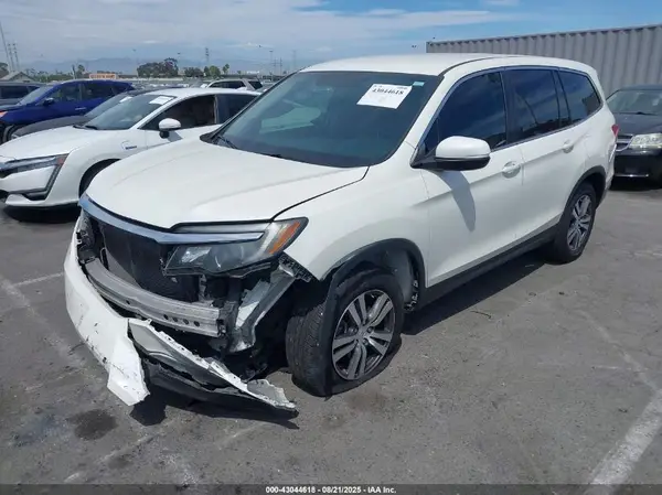 5FNYF5H34JB002186 2018 HONDA PILOT - Image 2