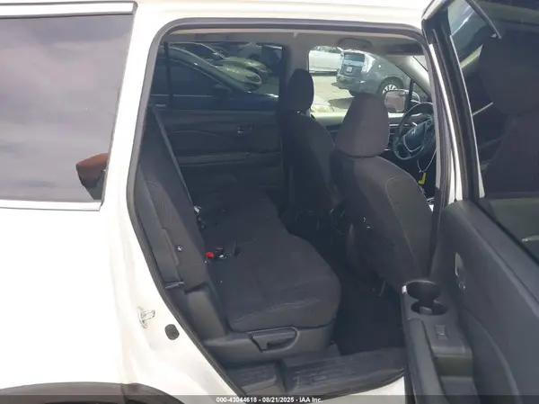 5FNYF5H34JB002186 2018 HONDA PILOT - Image 8
