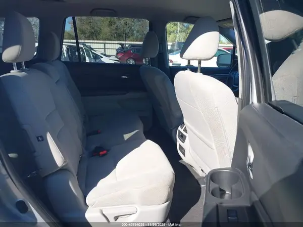5FNYF5H34JB012832 2018 HONDA PILOT - Image 8