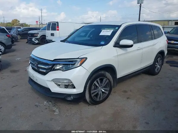 5FNYF5H34JB018274 2018 HONDA PILOT - Image 2