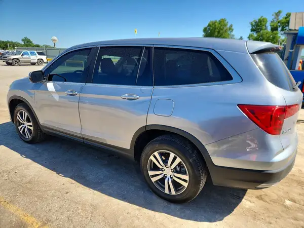 5FNYF5H35JB002682 2018 HONDA PILOT - Image 2