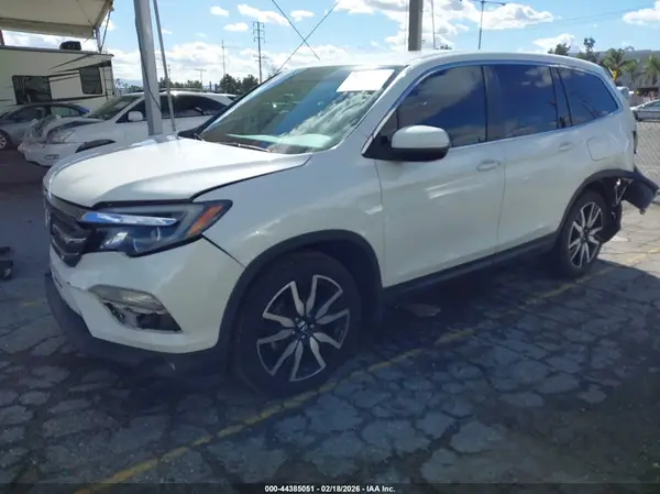 5FNYF5H35JB016050 2018 HONDA PILOT - Image 2