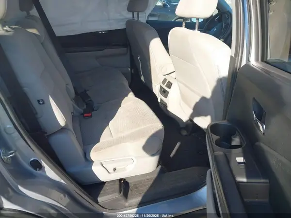 5FNYF5H37JB029205 2018 HONDA PILOT - Image 8