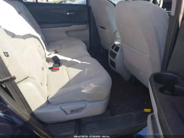 5FNYF5H38HB008227 2017 HONDA PILOT - Image 8