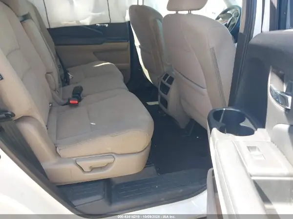 5FNYF5H38HB040496 2017 HONDA PILOT - Image 8