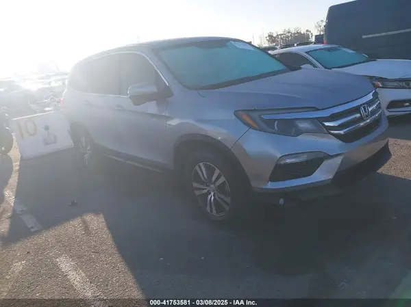 5FNYF5H38JB000344 2018 HONDA PILOT - Image 1