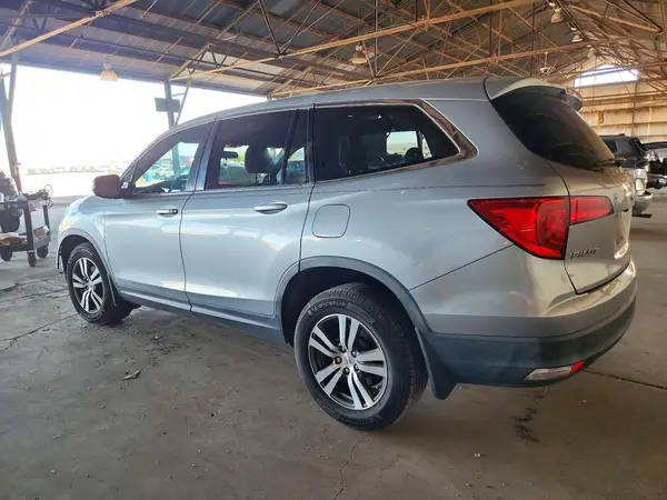 5FNYF5H38JB001221 2018 HONDA PILOT - Image 2