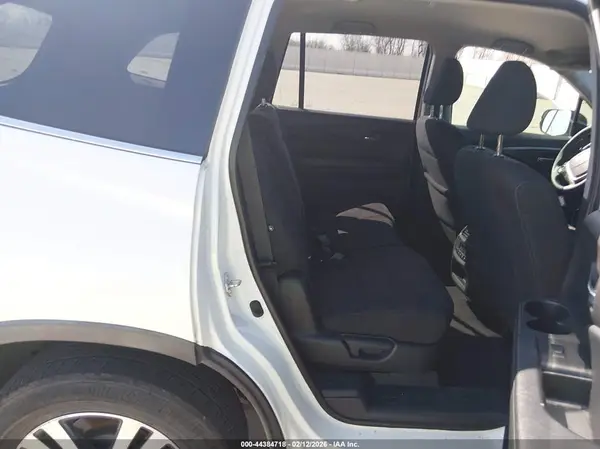 5FNYF5H39JB003401 2018 HONDA PILOT - Image 8