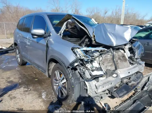 5FNYF5H39JB021560 2018 HONDA PILOT - Image 1