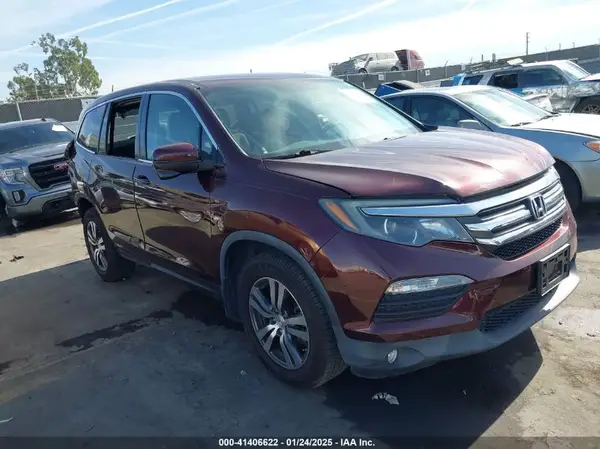 5FNYF5H3XHB002705 2017 HONDA PILOT - Image 1