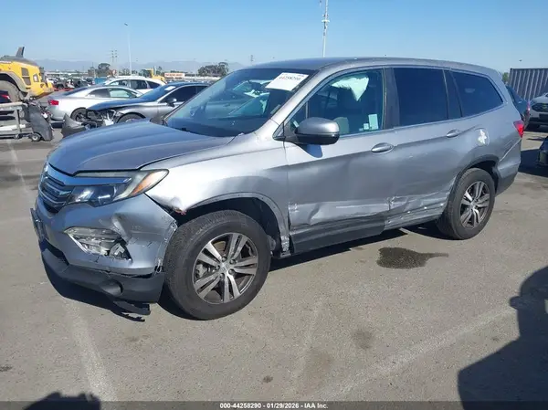 5FNYF5H3XJB029411 2018 HONDA PILOT - Image 2