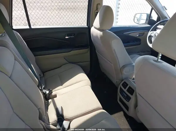 5FNYF5H40HB033969 2017 HONDA PILOT - Image 8