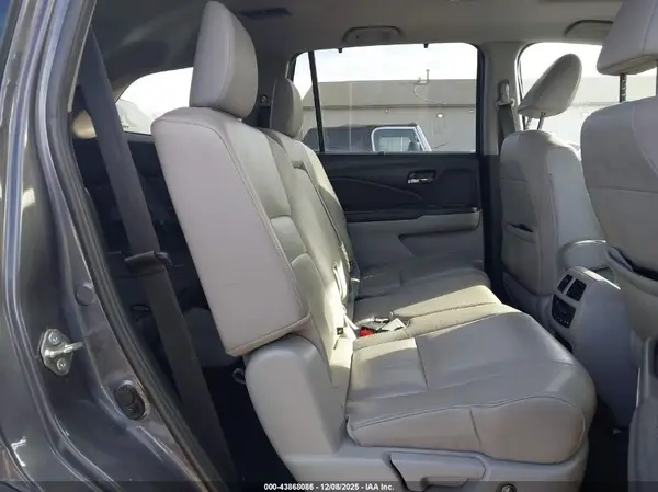5FNYF5H44KB020634 2019 HONDA PILOT - Image 8