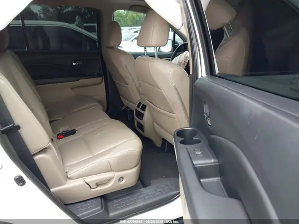 5FNYF5H50HB002326 2017 HONDA PILOT - Image 8