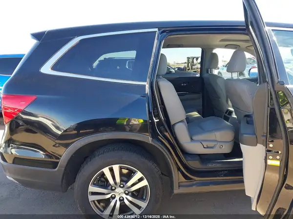 5FNYF5H50HB002472 2017 HONDA PILOT - Image 8