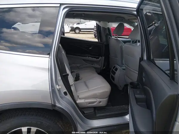 5FNYF5H50JB008357 2018 HONDA PILOT - Image 8