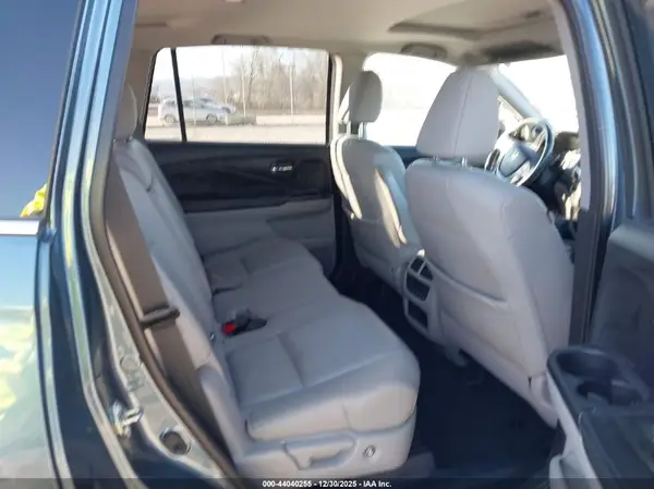 5FNYF5H50JB024414 2018 HONDA PILOT - Image 8