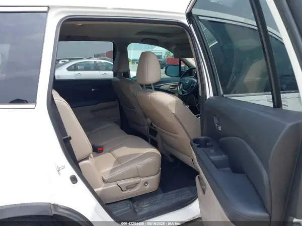 5FNYF5H50JB033405 2018 HONDA PILOT - Image 8