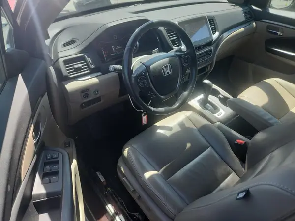 5FNYF5H51HB002223 2017 HONDA PILOT - Image 8