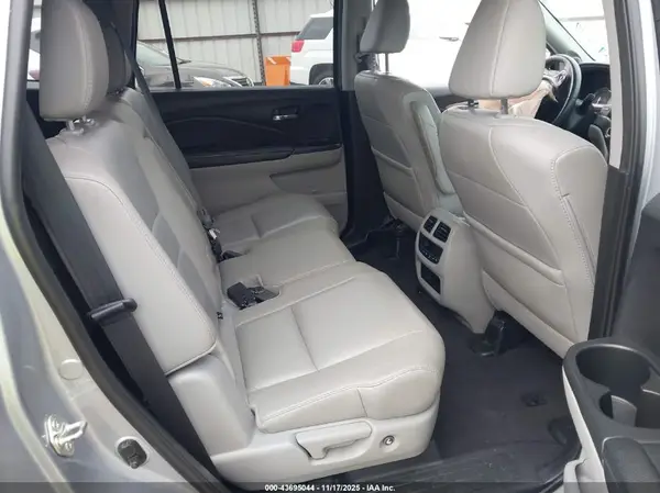 5FNYF5H51JB003247 2018 HONDA PILOT - Image 8