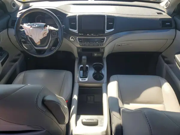 5FNYF5H52HB008337 2017 HONDA PILOT - Image 8