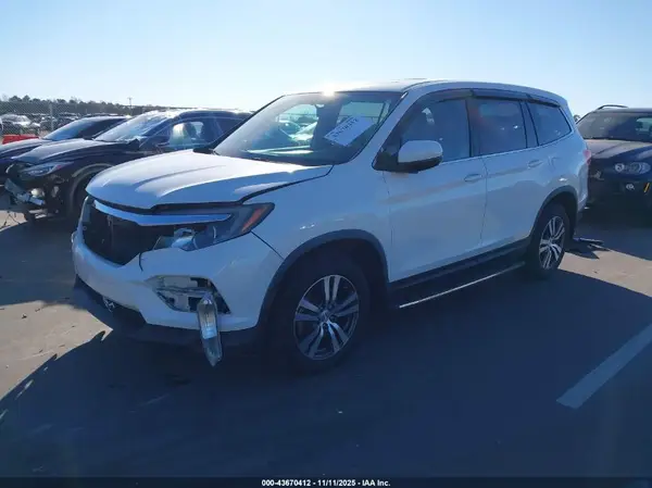 5FNYF5H52JB003578 2018 HONDA PILOT - Image 2