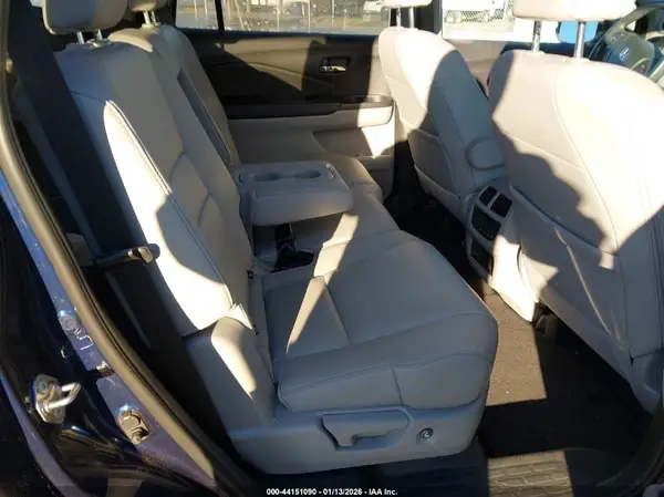5FNYF5H52JB010045 2018 HONDA PILOT - Image 8