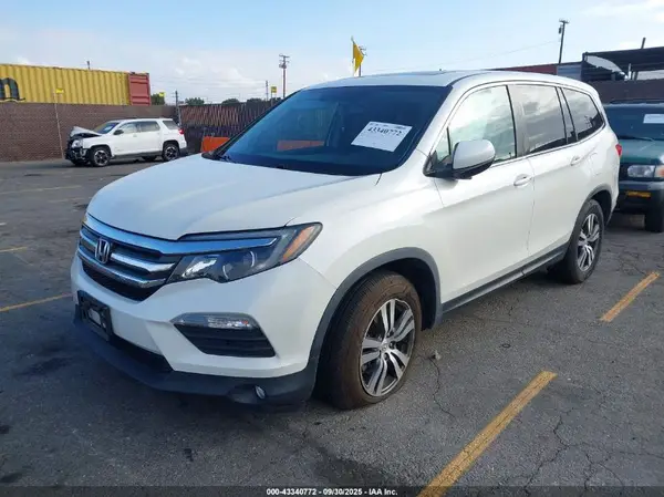 5FNYF5H52JB012152 2018 HONDA PILOT - Image 2