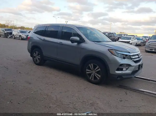 5FNYF5H52JB015147 2018 HONDA PILOT - Image 1