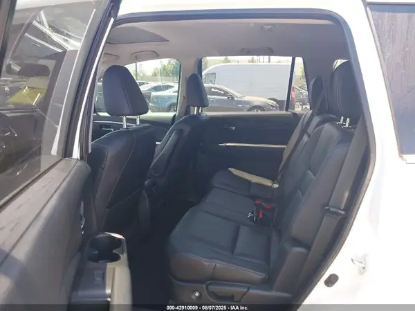 5FNYF5H52JB033437 2018 HONDA PILOT - Image 8