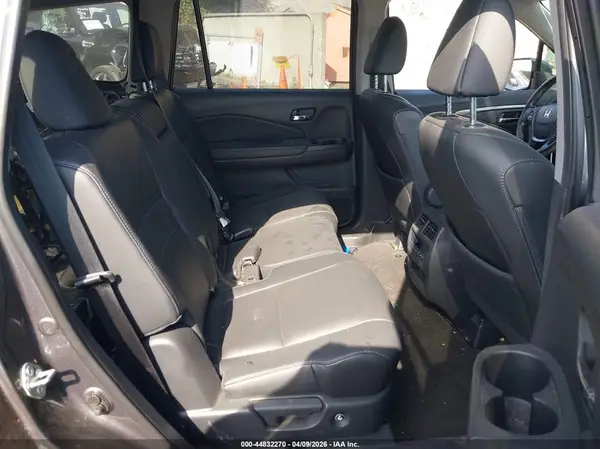 5FNYF5H53HB041024 2017 HONDA PILOT - Image 8