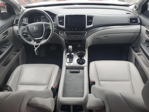 5FNYF5H53JB020700 2018 HONDA PILOT - Image 8