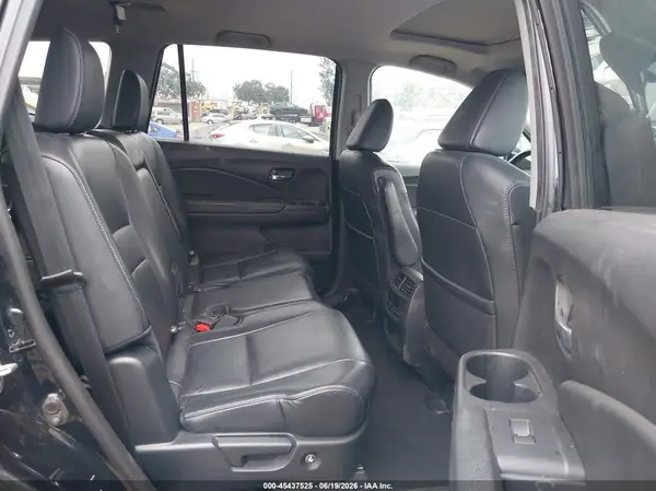 5FNYF5H53JB023970 2018 HONDA PILOT - Image 8