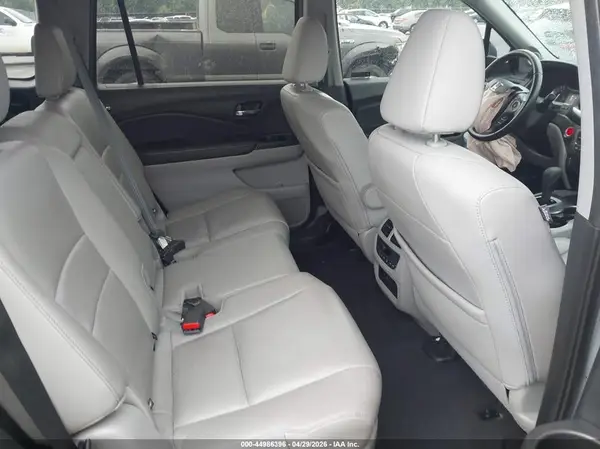 5FNYF5H53JB029560 2018 HONDA PILOT - Image 8