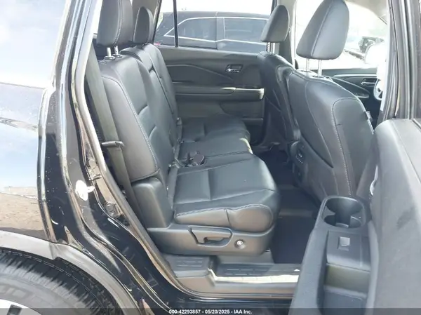 5FNYF5H54JB001668 2018 HONDA PILOT - Image 8