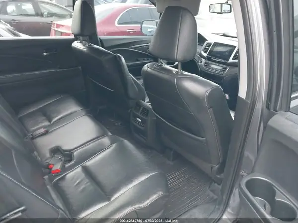 5FNYF5H54JB004599 2018 HONDA PILOT - Image 8