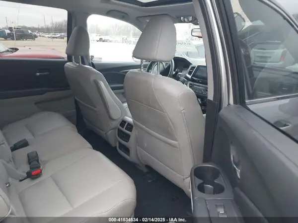 5FNYF5H54JB006773 2018 HONDA PILOT - Image 8