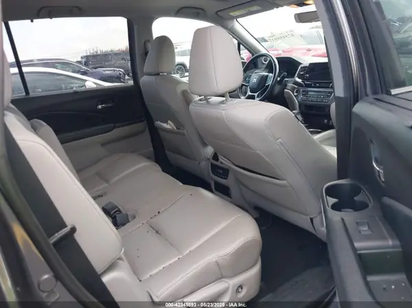 5FNYF5H54KB013384 2019 HONDA PILOT - Image 8