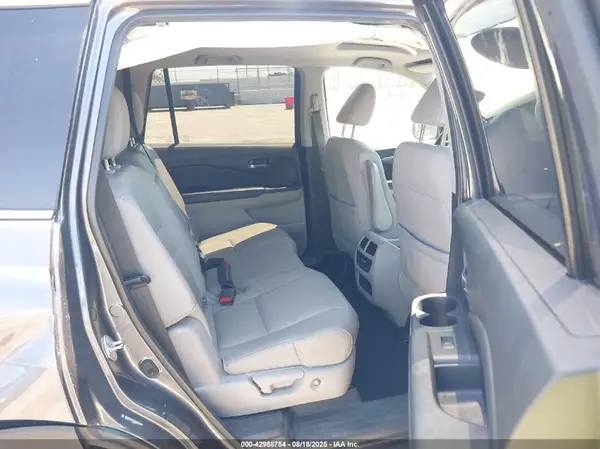 5FNYF5H55HB001737 2017 HONDA PILOT - Image 8