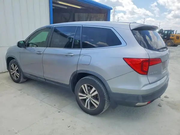 5FNYF5H55HB008056 2017 HONDA PILOT - Image 2