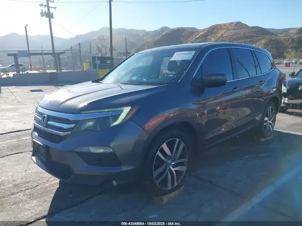 5FNYF5H55HB017064 2017 HONDA PILOT - Image 2