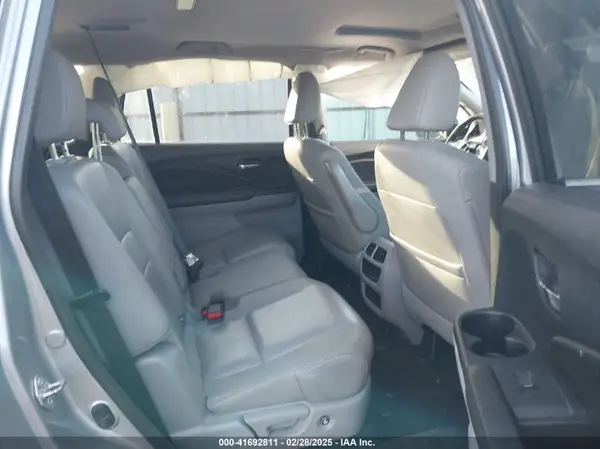 5FNYF5H55HB031708 2017 HONDA PILOT - Image 8