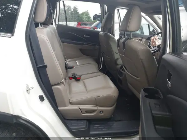 5FNYF5H55JB002327 2018 HONDA PILOT - Image 8