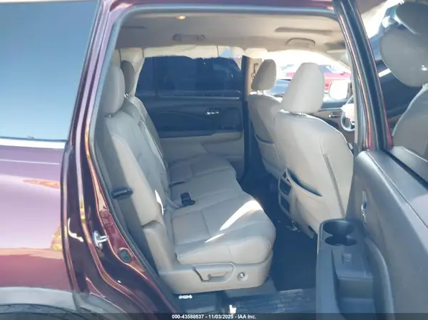 5FNYF5H55JB003994 2018 HONDA PILOT - Image 8